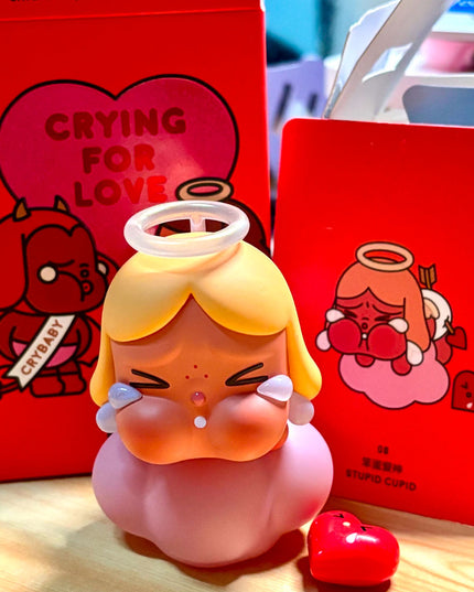 Crybaby Crying For Love Series Stupid Cupid vinyl figure 7cm front view