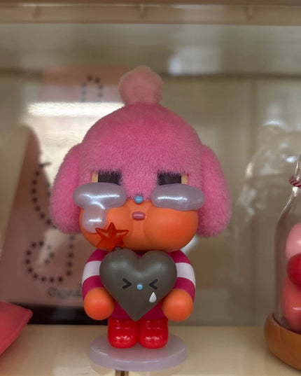 Crybaby Crying For Love Series Stolen Heart vinyl figure 7cm front view