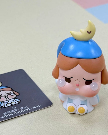 Crybaby Crying To The Moon The Moon Catcher figure front view