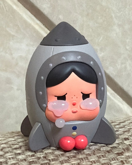 Crybaby Crying To The Moon The Space Traveller figure front view