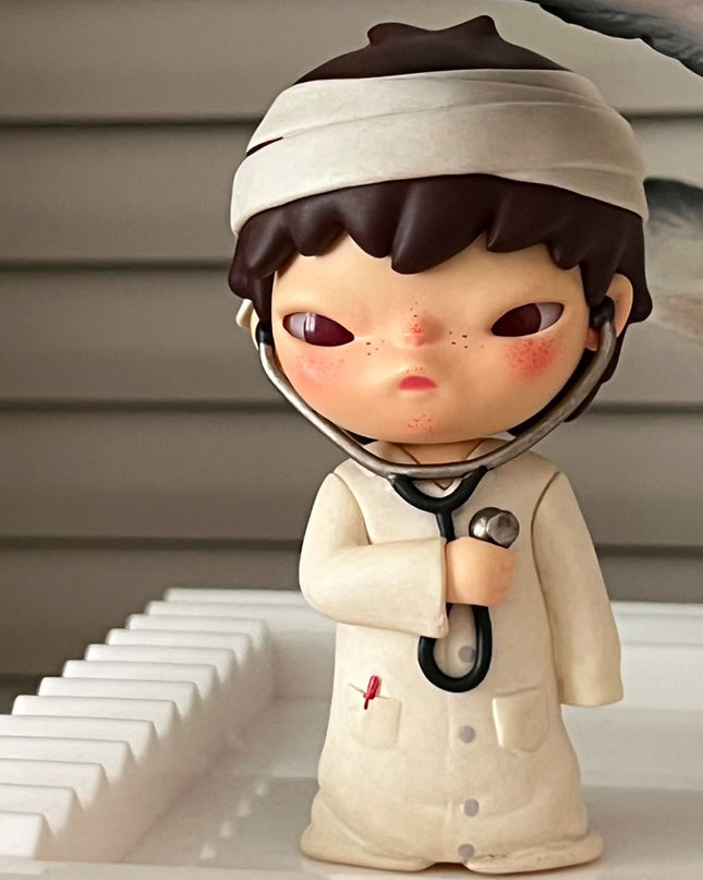 Hirono City of Mercy Series vinyl figure Healer character front view