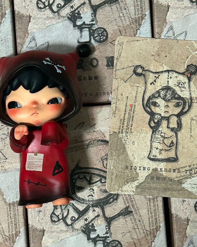 Hirono Echo Series vinyl figure Hiding Behind You character front view