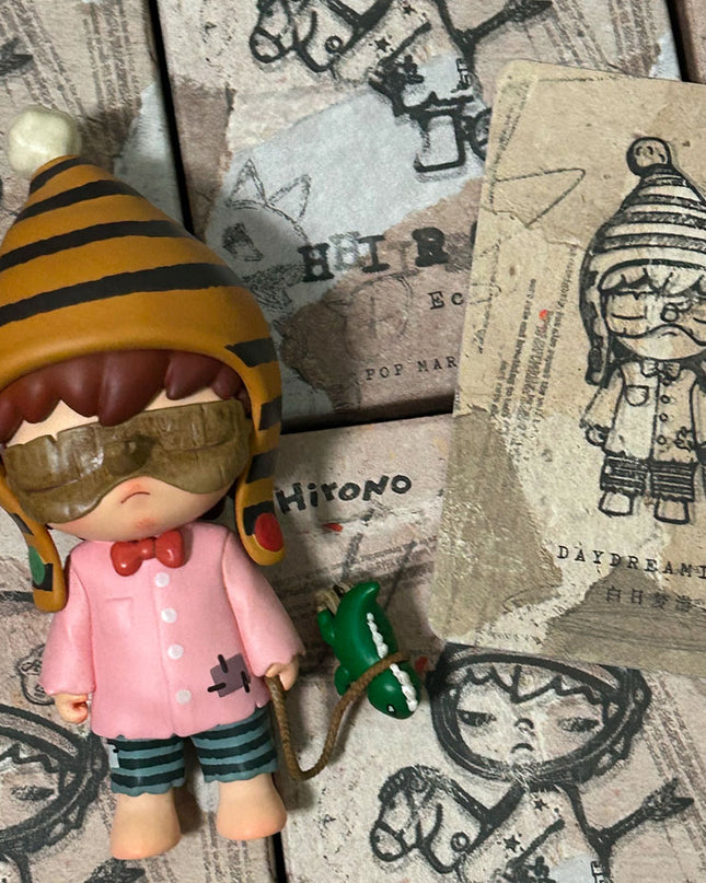 Hirono Echo Series vinyl figure Daydreaming character front view