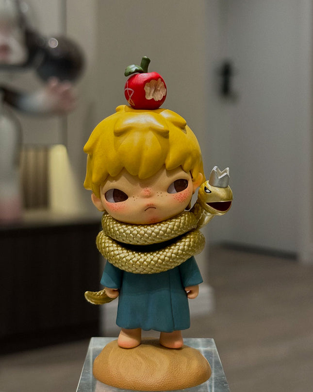 Hirono Le Petit Prince Series vinyl figure 8cm The Snake character front view