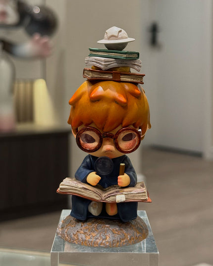 Hirono Le Petit Prince Series vinyl figure 8cm The Geographer character front view