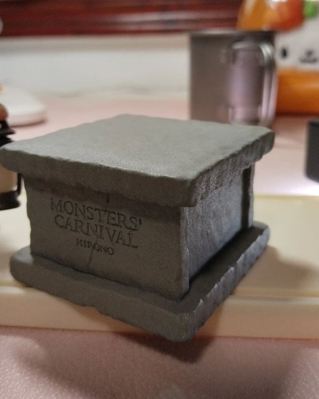 Hirono Monsters Carnival Series vinyl figure The Scene Prono diorama front view