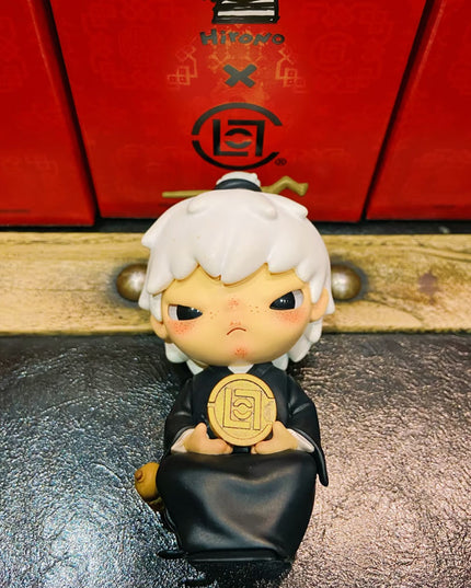 Hirono x CLOT Series vinyl figure 13cm Yin-yang character front view