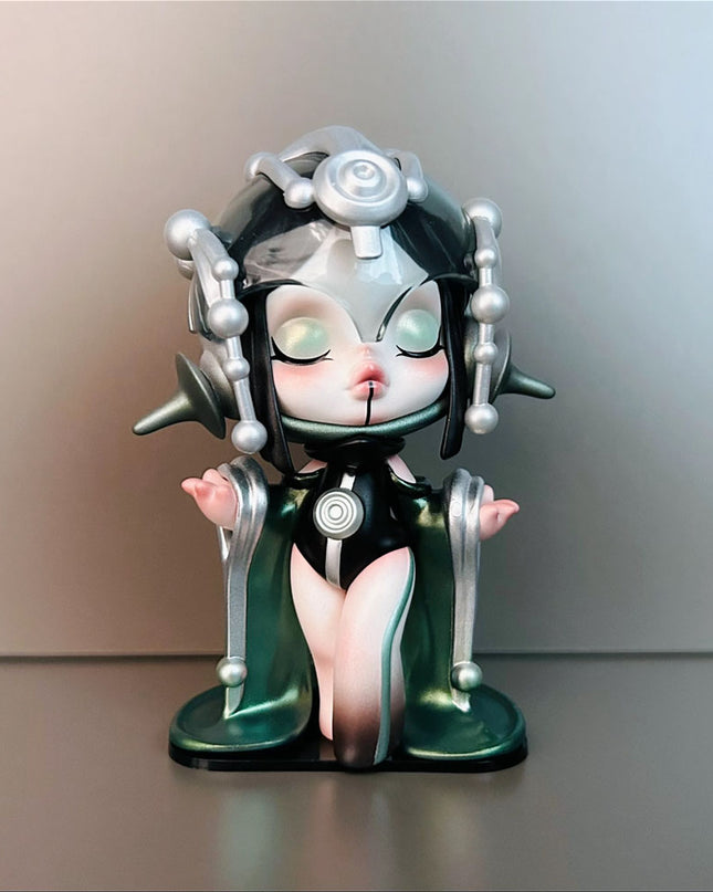 Skullpanda Sound Series vinyl figure The Serenity character front view