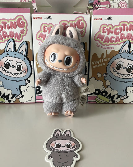 THE MONSTERS Labubu Tasty Macarons V1 vinyl plush pendant 17cm Sesame Bean flavor front view